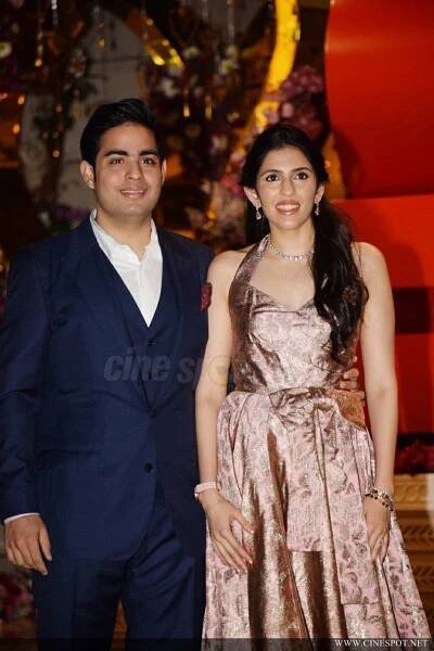 Akash Ambani Engagement photos | Cinespot.net