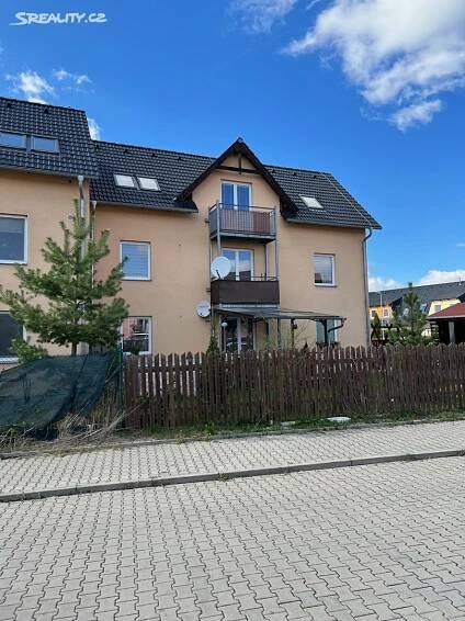 Prodej bytu 3+1 73 m² (Podkrovní), Luční, Nupaky