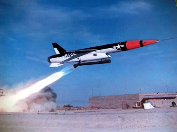 RGM-15 Regulus II – Wikipedie