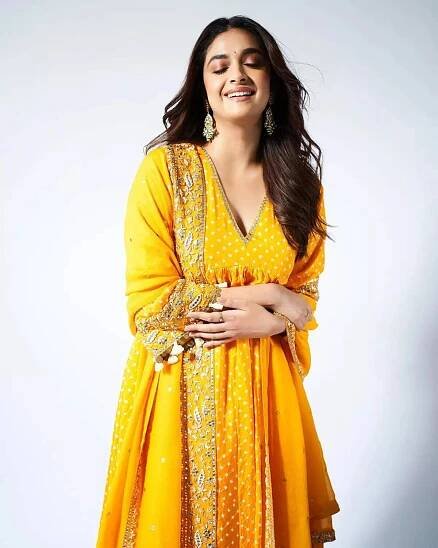 Keerthy Suresh teases fans with her captivating photos​