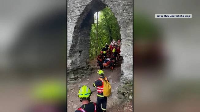 Turistka spadla ze srázu na Bezdězu.