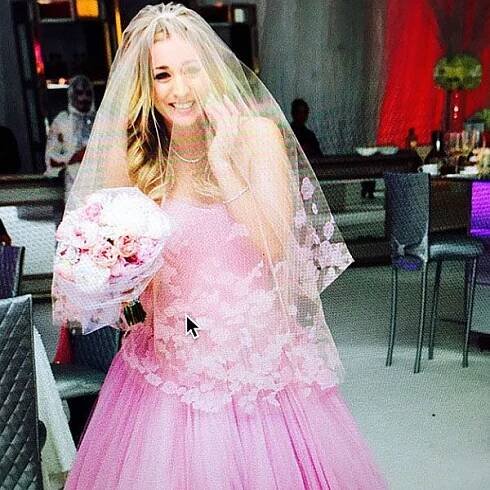 Kaley Cuoco-Sweeting Shares Sweet Wedding Pics for First Anniversary