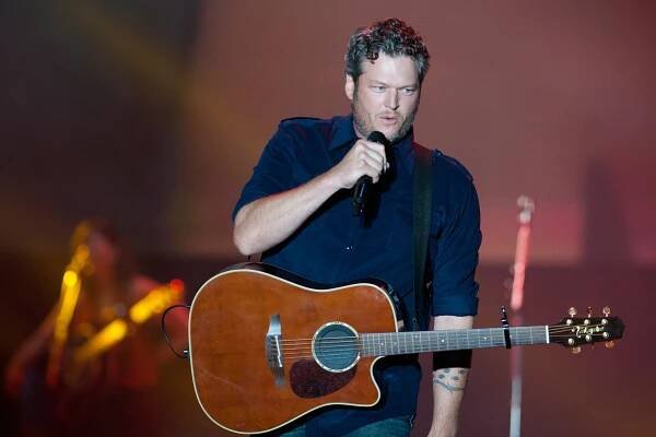 Hear Blake Shelton's Passionate Cover of Bob Dylan's 'Forever Young'
