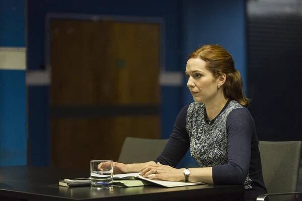 Humans - Epizoda 2 - Z filmu - Katherine Parkinson