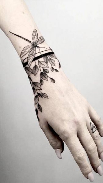 Ornamental Tattoos That Turn Your Body Into A Living Piece Of Art | Dragonfly tattoo design, Tattoos, Sleeve tattoos