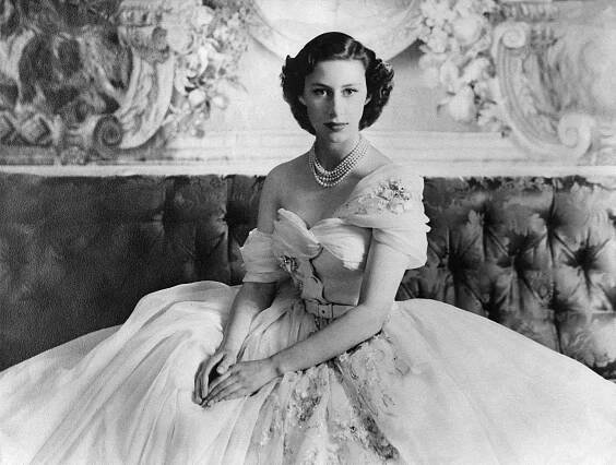 Photograph, Beauty, Fashion, Hairstyle, Dress, hoopskirt, Black-and-white, Vintage clothing, Photography, Headpiece, 