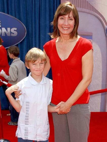 Donovan Metcalf and Laurie Metcalf.