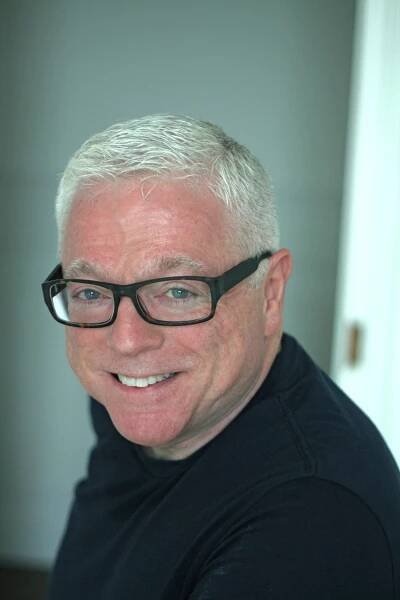 Robert Hughes