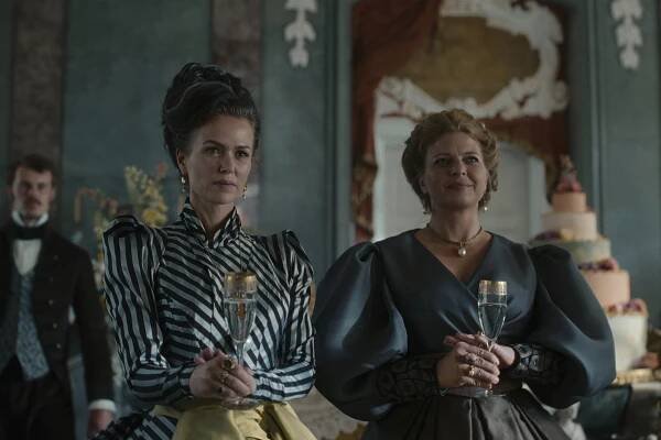 Císařovna - Série 1 - Tvoje místo na světě - Z filmu - Melika Foroutan, Jördis Triebel