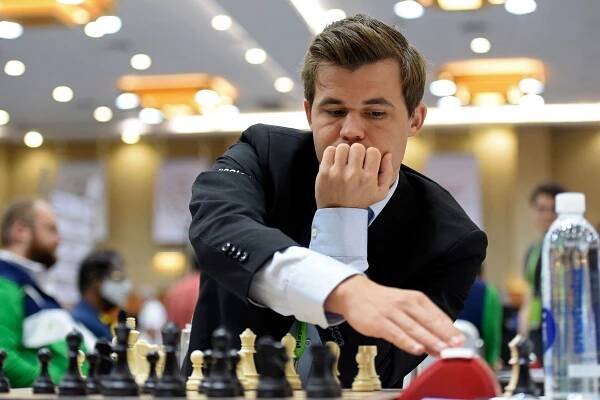 Chess world rocked by cheating accusations as prodigy insists he is now ‘clean’