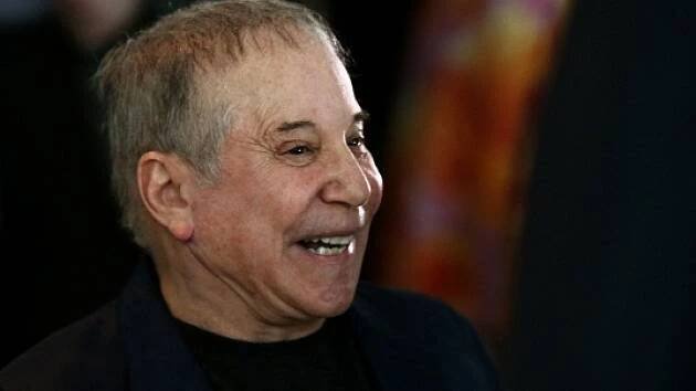 Americký písničkář Paul Simon skončil kvůli hádce s manželkou v cele