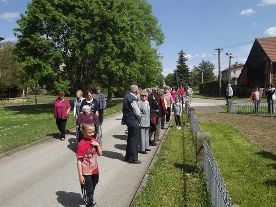 Z oslavy 70. výročí konce války - Oficiální stránky obce Ohnišťany
