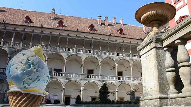 Opočenský zámek ve sladkém opojení. Ovládne ho zmrzlinový festival