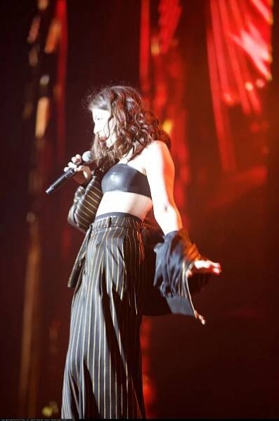 Lorde Rocks the Stage at Coachella 2016