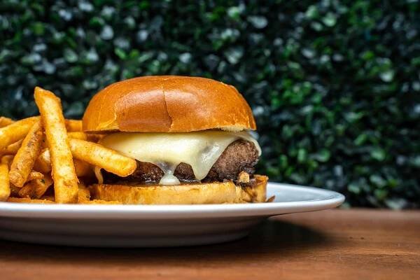 The Food – Dueling Pianos 716