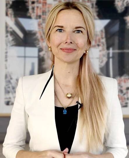 lindabjork-headshot - Linda Bjork