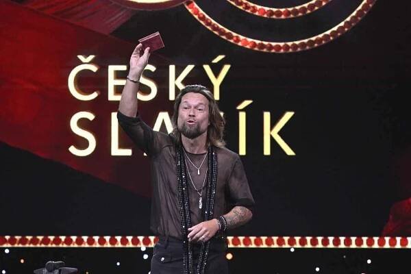 V kategorii zpěvák se umístil na třetím místě Richard Krajčo