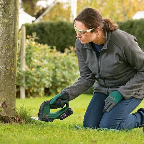 Bosch Aku nůžky na trávu a keře AdvancedShear 18V-10, vč. aku a nabíječky
