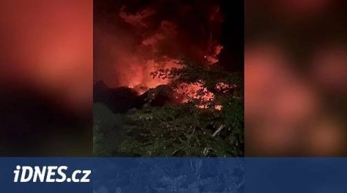 Stovky lidí evakuovali po výbuchu indonéské sopky Ruang - iDNES.tv