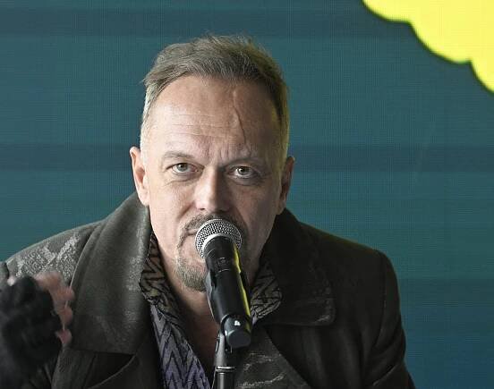 Novým zpěvákem Lucie bude Viktor Dyk. Skupina pracuje na novém albu, na příští rok chystá turné