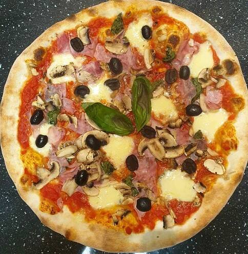 Pizza i nápoj podle výběru na místě i s odnosem s sebou pro jednoho i dva