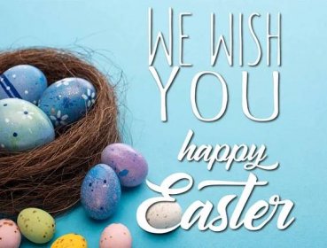 Hnízdo a barevné kuřecí a křepelčí vejce na modrém pozadí s Přejeme vám šťastné velikonoční ilustrace — Stock obrázek