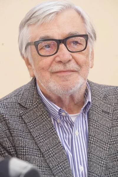 Herec Jiří Bartoška (75) je prototypem muže, který zraje jako víno.