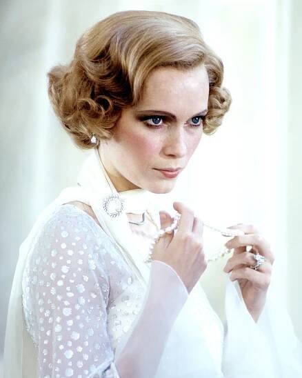 When Diamonds Stole the Show: Famous Movie Jewlery 9
