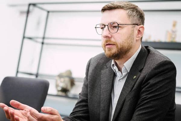 Michal Trnka z Gerulata Technologies | Máme tu sociálnu sieť, na ktorej k mase Slovákov prúdi neonacistický obsah | Postoj