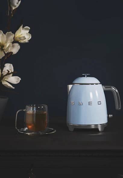 Rychlovarná konvice 50's Style Mini - Smeg KLF05BLEU | FormAdore