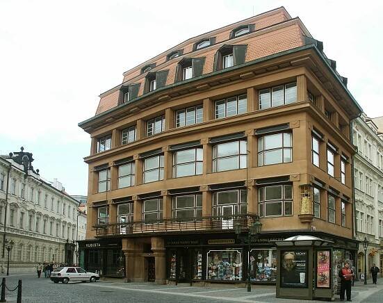 Uměleckoprůmyslové museum v Praze — Dům U Černé Matky Boží | Prague City Tourism