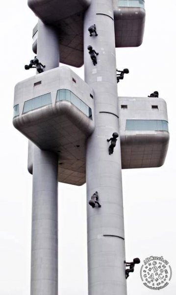 Miminka Babies, vysílač Praha Žižkov. ČTK/Horázný Josef.