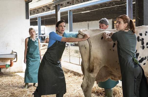 Lilly Barshy, Bettina Zimmermann, Peter Schneider, Meriel Hinsching - Zwei Frauen für alle Felle - Väter und Töchter - Z filmu
