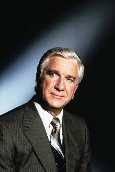 Leslie Nielsen in Pripoutejte se, prosím! (1980)