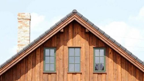 Čím ošetřit dřevěný štít domu či chalupy