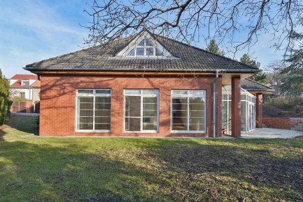 Kyjská, Hloubětín - Praha 9 | Pronájem, Rodinný dům, 5+1, 440 m²