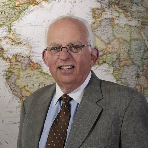 Joe Esmerado Receives Charles Taylor Master Mechanic Award
