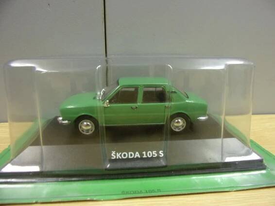 Retro kovové autíčko De Agostini 1:43 ŠKODA 105 S, SPZ Nitra, veterán - Modely automobilů