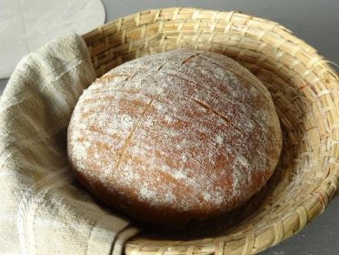 Recept na domácí kváskový chléb