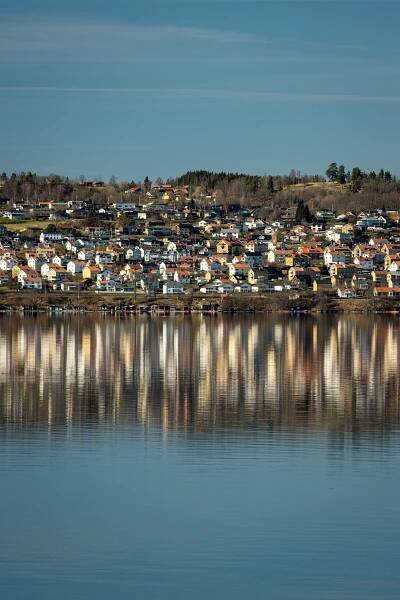 Okouzlující Domy U Jezera Jönköping V Zimě · Základová fotografie zdarma