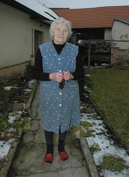 Zemřela představitelka Konopnice, jež hrozila pěstí v Slunce, seno