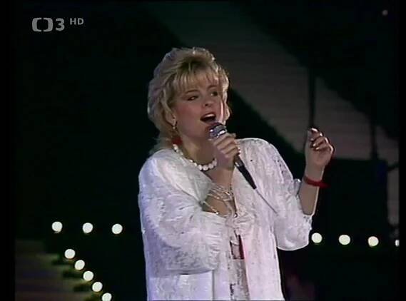 Iveta Bartošová - Víš lásko (1986)