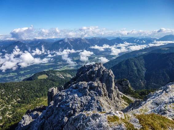 Gartnerkofel -výhľad na jazero Pressegger, na taliansku dialnicu z Tarvisio