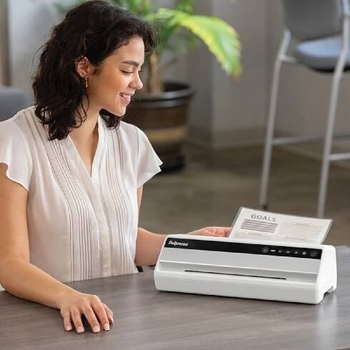 Laminátor Fellowes Saturn A4
