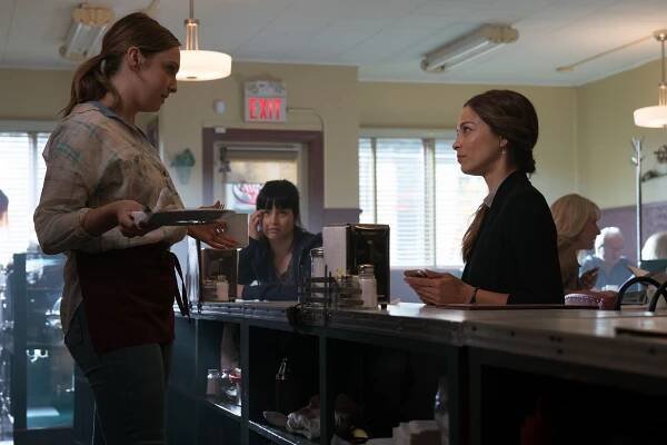 Břemeno pravdy - Wake Up Call - Z filmu - Sara Thompson, Star Slade, Kristin Kreuk