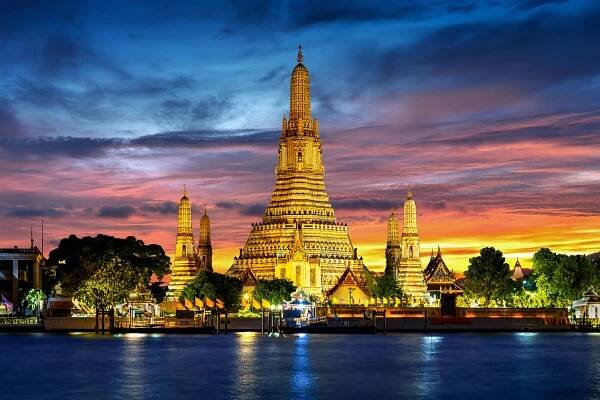 Bangkok na 10 dní letenky a ubytování od 16 076,-Kč