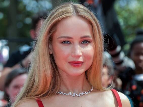 Jennifer Lawrence Just Debuted Expensive Honey Hair