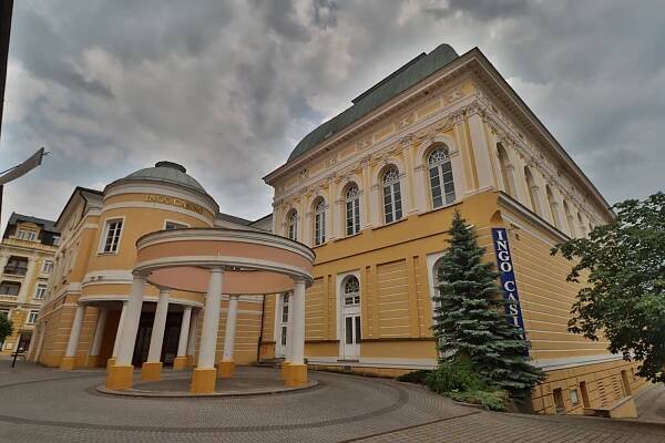 Kráčeli zde Beethoven, Goethe i Němcová, Františkovy Lázně lákají k promenádám
