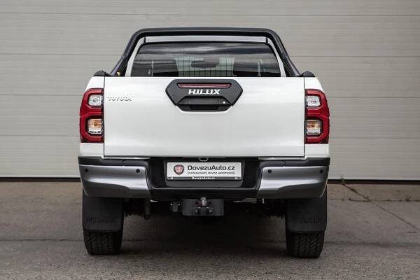 Toyota Hilux 2.8 EXT. CAB LIFT 40mm ZÁRUKA
