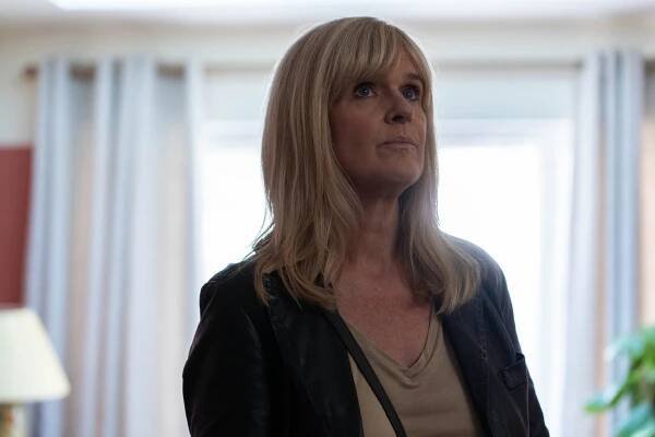 Protection - Pressure - Z filmu - Siobhan Finneran